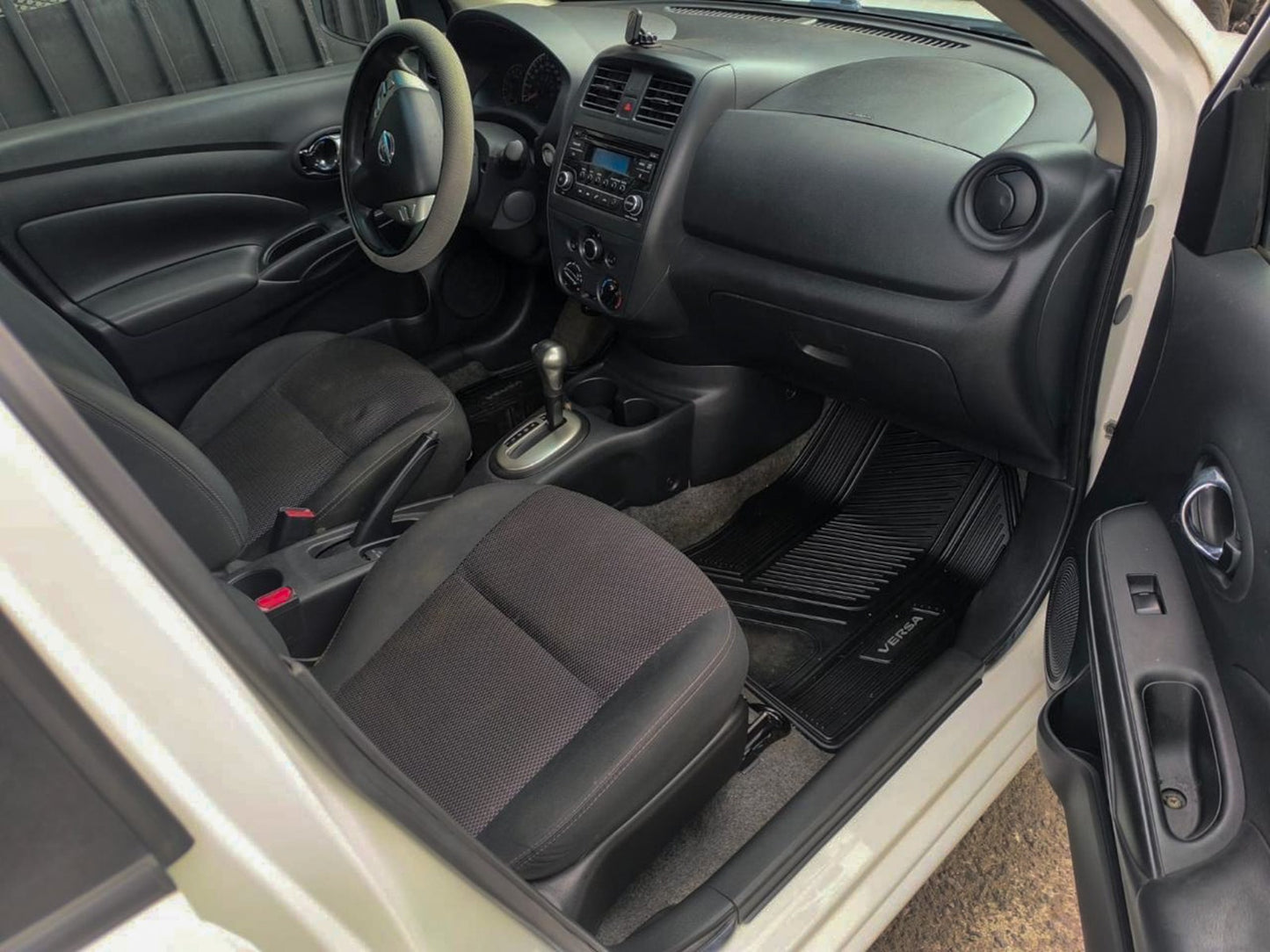 Nissan versa 2017